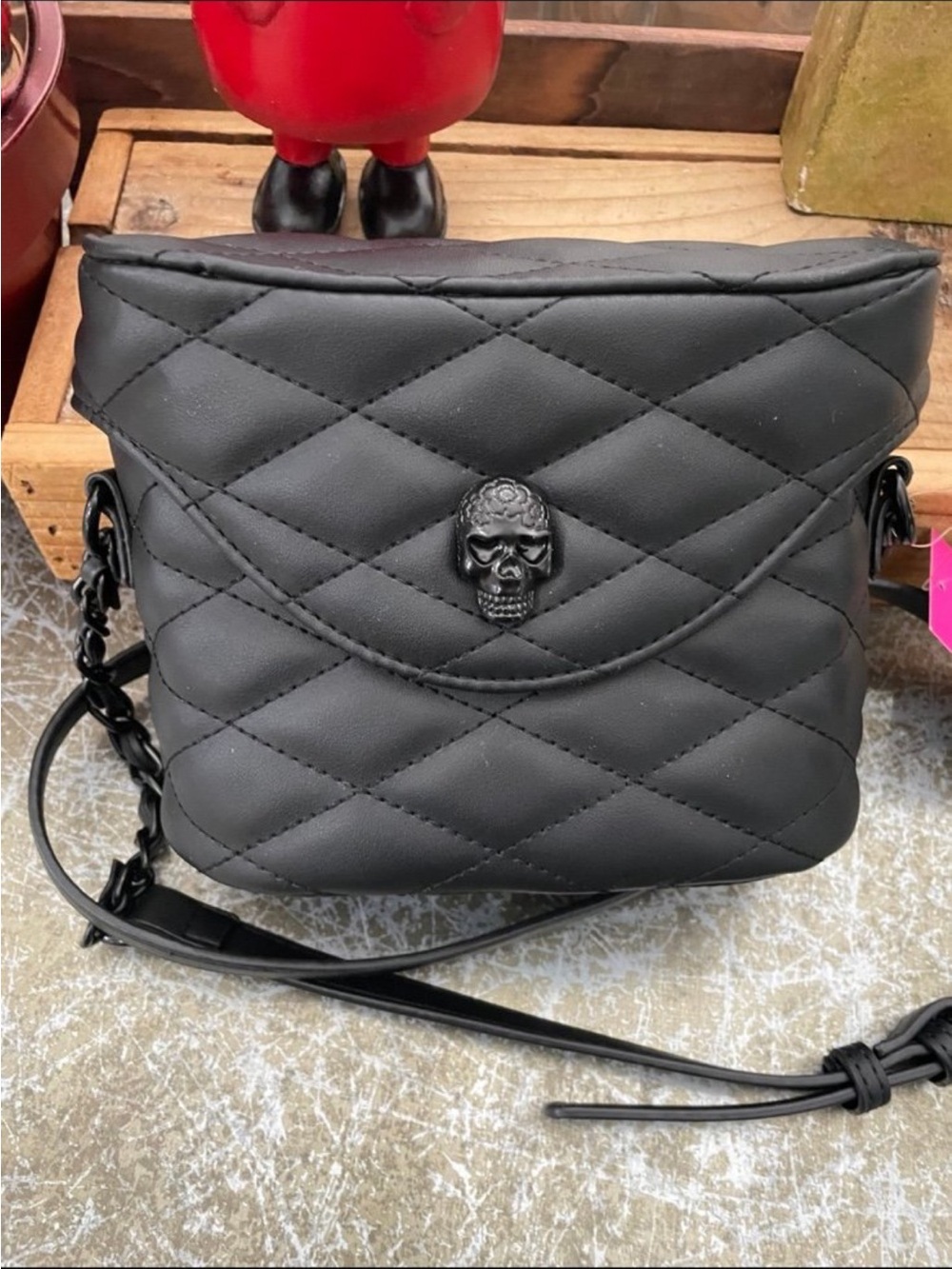 BETSEY JOHNSON MATTE BLK QUILTED SKULL CROSSBODY PURSE NEW